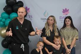 Ribboncutting in Rochelle marks grand opening of Davis Family Health and Trim IV Infusions’ new location 