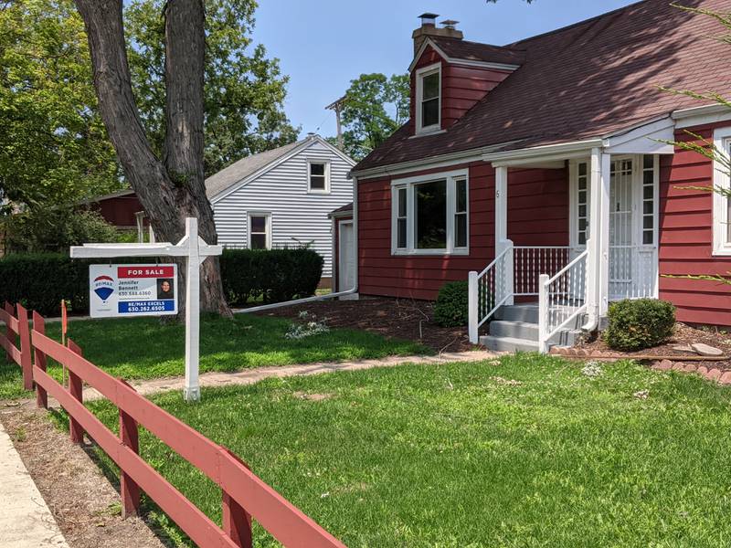 At their July 18 meeting, trustees unanimously voted to purchase the houses at 6 and 12 W. Buren streets for $525,000 from Fitzpatrick Properties, LLC. The funds will come from the village’s tax increment financing fund.