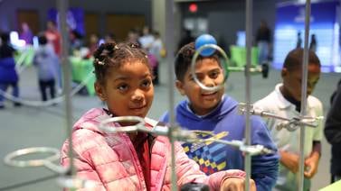 Traveling science museum delights kids in Kankakee
