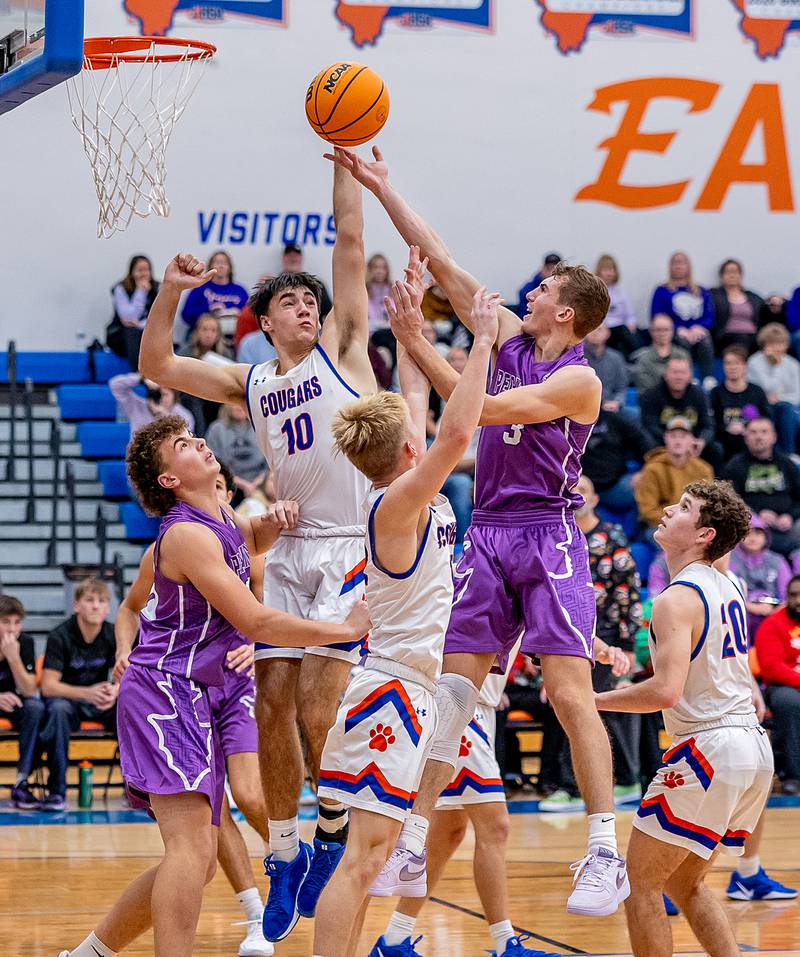 Pecatonica's Cooper Hoffman goes in for the layup against Eastland's Zyacn Haverland on Thursday, Dec. 19, 2024 at Eastland High School.