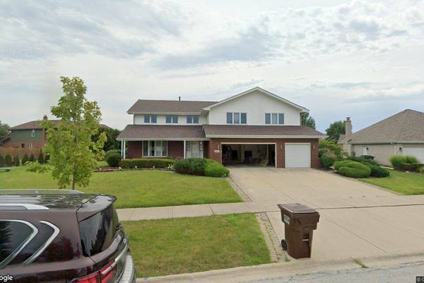 Single-family home in Tinley Park goes for $647,500