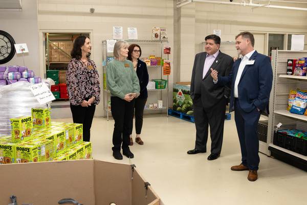 Pritzker quietly visits Crystal Lake to learn about food insecurity in McHenry County