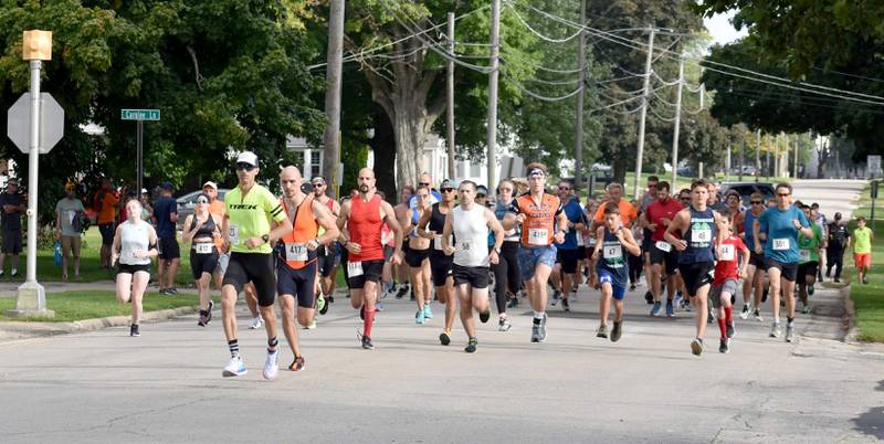 Morrison Rotary Club’s annual Harvest Hammer 5K and duathlon brought runners and walkers of all ages to the streets of Morrison on Saturday. This was the start of the 5K at Morrison High School. The top five male participants were Dan Palmer, Jason Schisler, Alan Tiongson, Cael Wright, and Caleb Modglin. The top five women were Kristine Schisler, Megan Modglin, Hilary McDearman, Erica Stralow, and Frelea Tiongson. Additional race results can be found at www.harvesthammer.org.