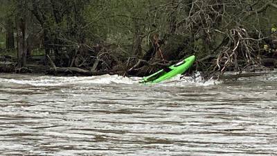 Rescue performed after kayaks capsize in Des Plaines River near Riverside