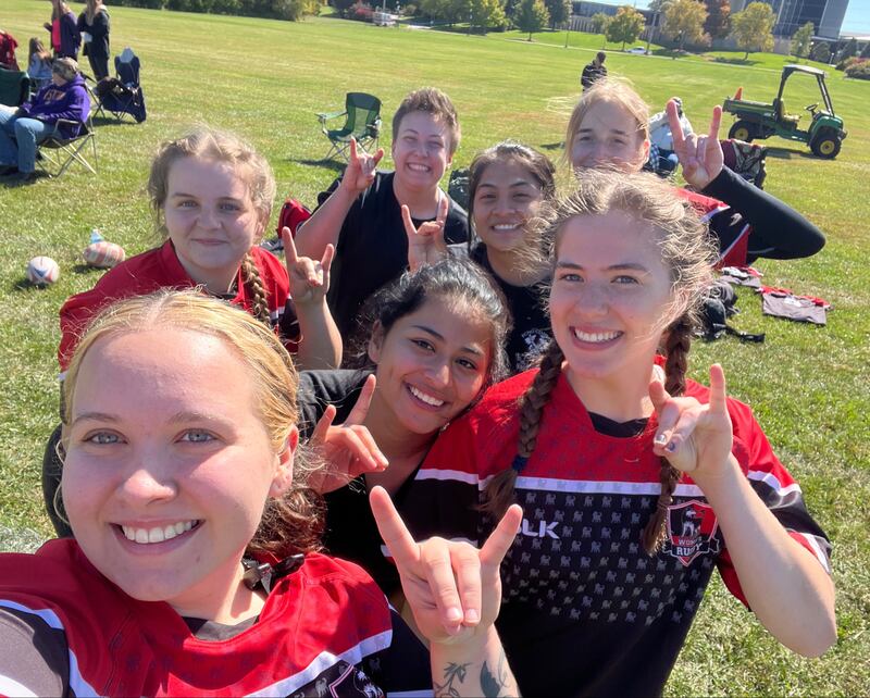 NIU Women’s Rugby Club delivers emergency meals for VAC