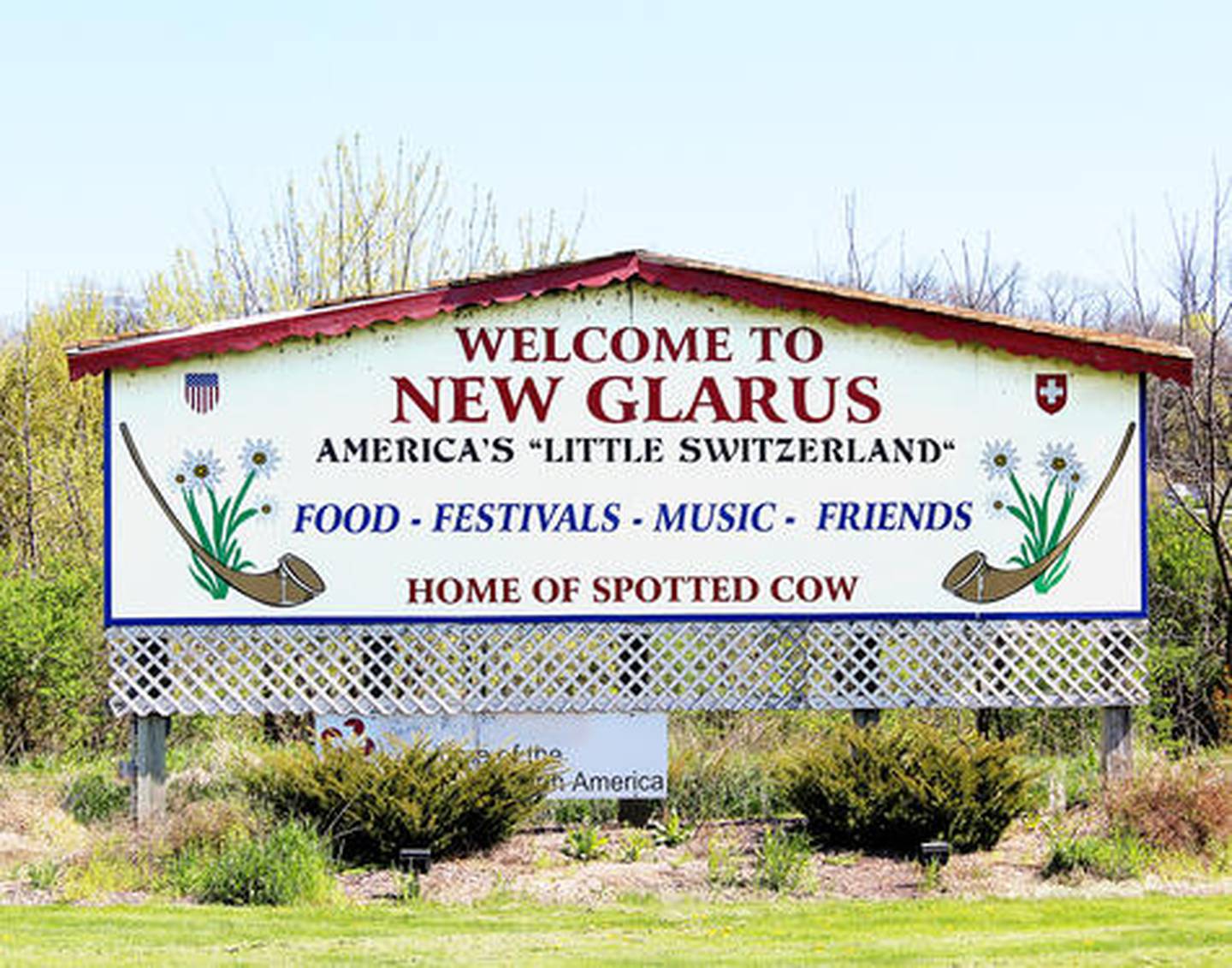 The sign welcoming visitors to New Glarus, Wisconsin.