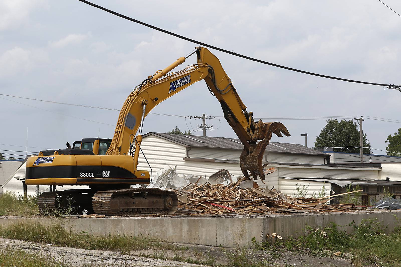Demolition of Lumber Yard in downtown Woodstock begins Shaw Local