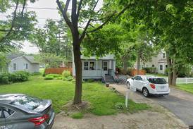 Single-family home sells for $445,000 in Oswego
