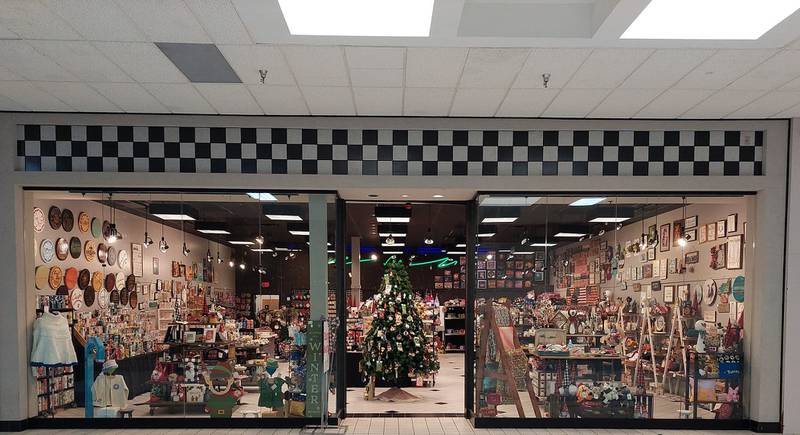 Unique Boutique is now located in the Peru Mall through December for shoppers’ holiday needs.