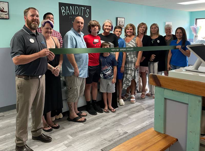 Bandit’s Doggie Spa, located at 117 W. Saint Paul Street in Spring Valley, held it’s official ribbon cutting recently with family, owners and city officials in attendance.