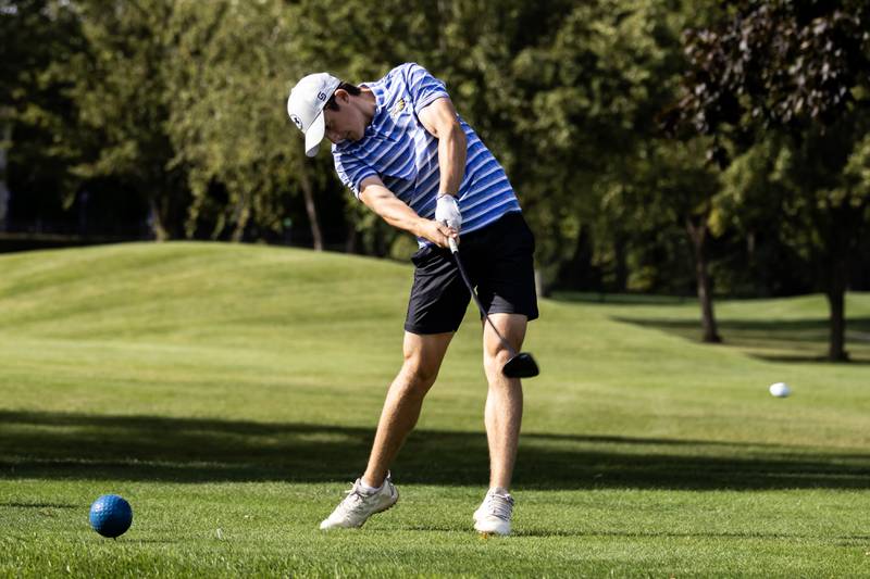 Sandburg’s Quinn McElligott competes in the IHSA Boys’ Class 3A Regional at Green Garden in Frankfort on Oct. 1, 2025.