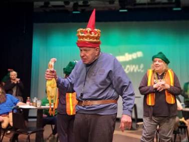 The Drunk’n Gnome Caroling Show brings irreverent holiday cheer to Joliet