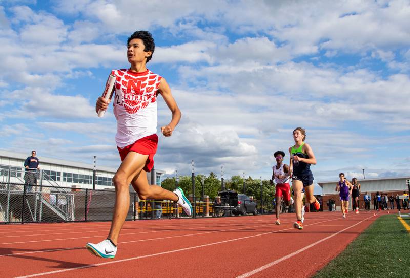 Naperville Central’s Manny Najera runs in the 4x800 meter race during the Boys Track and Field Class 3A East Aurora Sectional hosted by East Aurora High School in Aurora on Thursday, May 22, 2025.