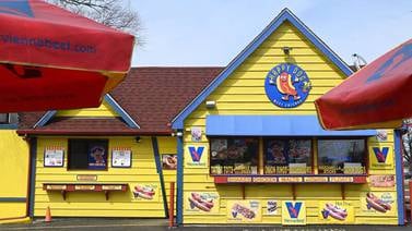 Hot dog! 10 local joints to get a Chicago-style dog with everything