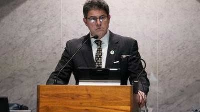 Trump’s redistricting push hits roadblocks in Indiana and Kansas as Republican lawmakers resist