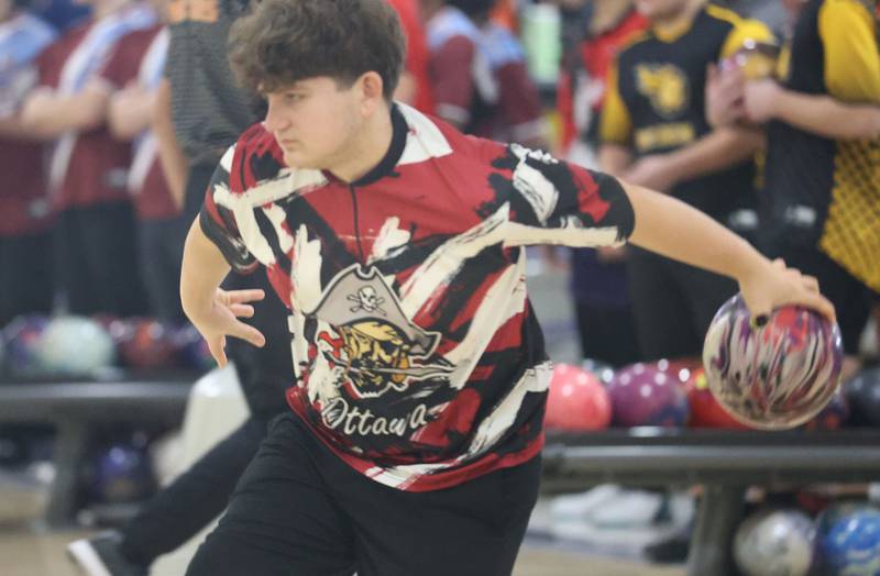 Ottawa's Landon Dewindt, bowls on Friday, Jan. 16, 2026 at the Illinois Valley Super Bowl in Peru.