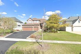 North Aurora: Single-family home sells for $610,000