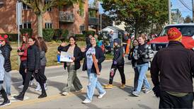 Paradegoers enjoy sunny skies, mild weather for 70th annual parade