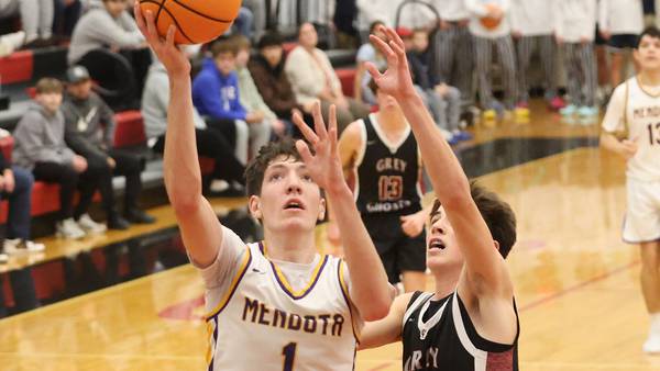 Photos: Mendota defeats IVC in boys basketball, advances to the Colmone Classic championship