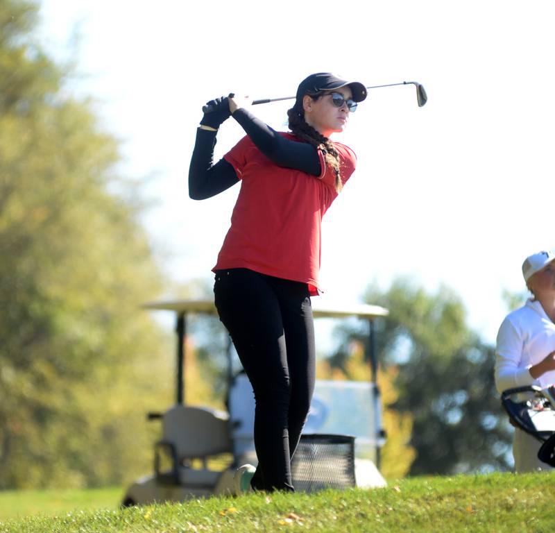 Oregon's Hailey-Jane Becker watches her drive at the 1A regional at Wolf Hollow Golf Course in Lena on Tuesday, Oct. 1, 2024.