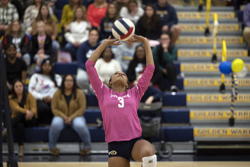 Sterling’s Delali Amankwa makes a pass against Mendota Thursday, Oct. 24, 2024, in Sterling.