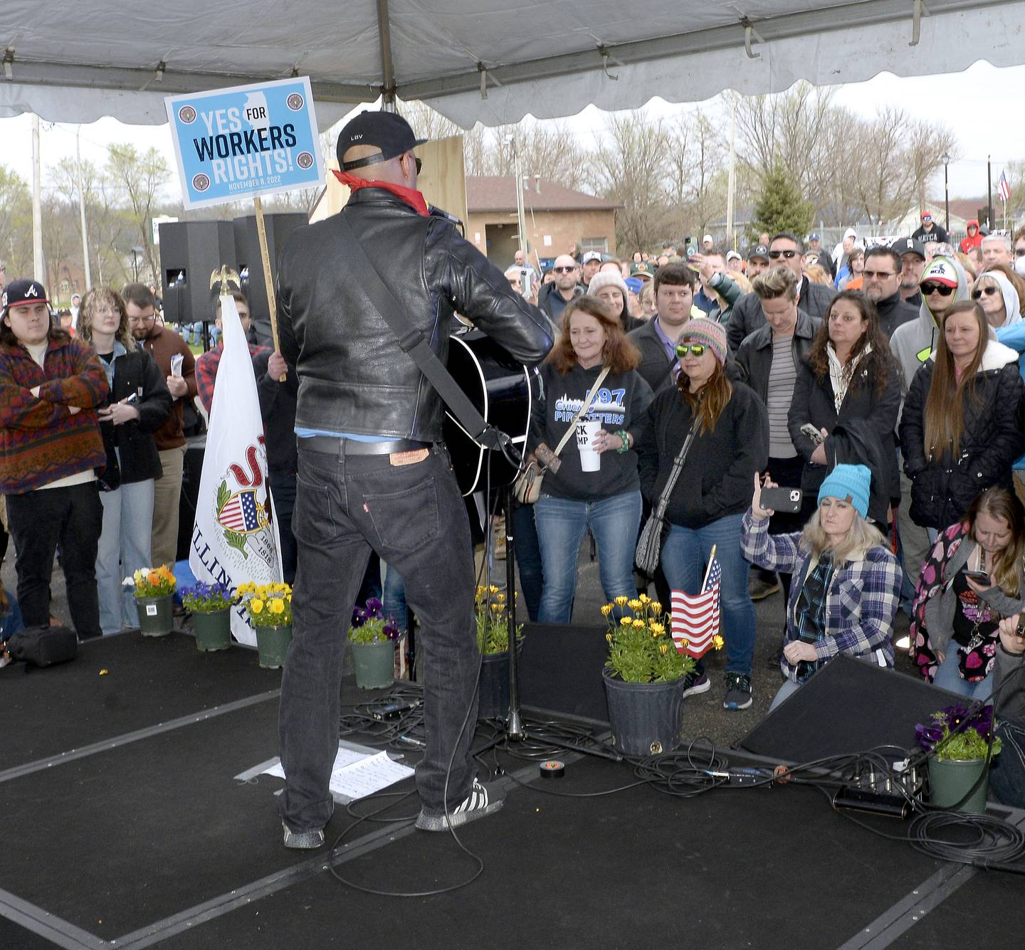 Rage Against the Machine’s Tom Morello, performing solo as The Nightwatchman, sings to a crowd of about 500 people Thursday, April 28, 2022, in Marseilles. Morello sang "Night Falls" as part of his set, a song he wrote in honor of Steve Sutton who was killed in a 1932 labor rally.