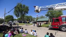 Lincoln Elementary students simulate space landings with egg drop science project