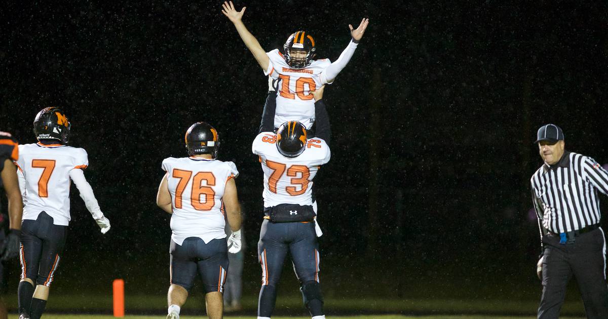 photos-mchenry-vs-crystal-lake-central-week-8-football-shaw-local