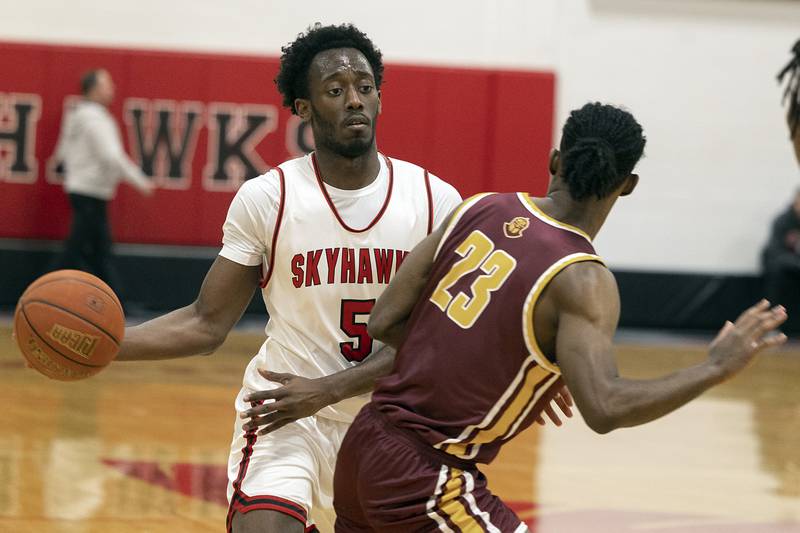 Sauk Valley College’s Andre Brandon looks to pass against Indian Hills Monday, Jan. 30, 2023.