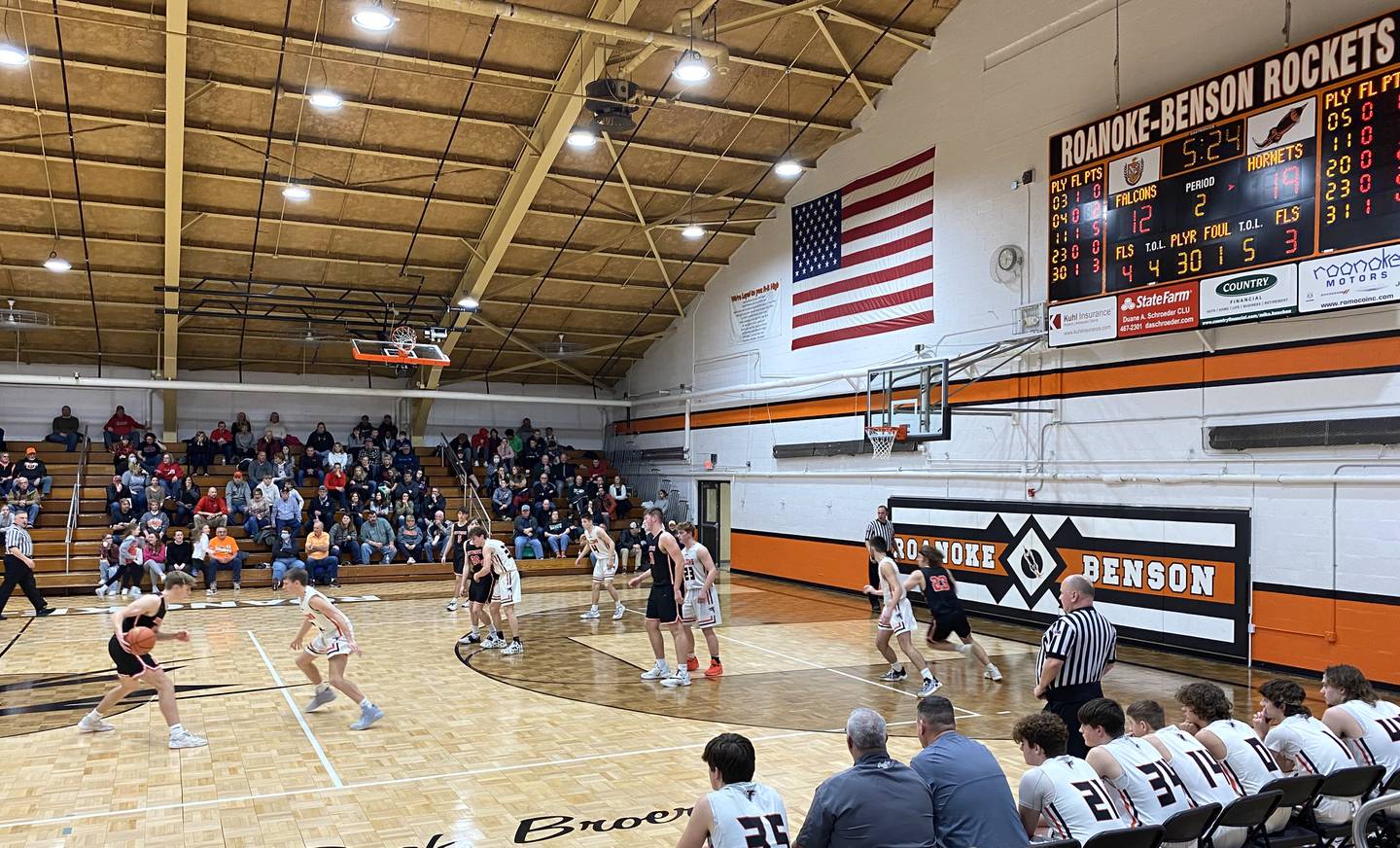 The Flanagan-Cornell defense (in white) works against Heyworth on Wednesday, Feb. 23, 2022, during the teams' semifinal meeting in the Class 1A Roanoke-Benson Regional.