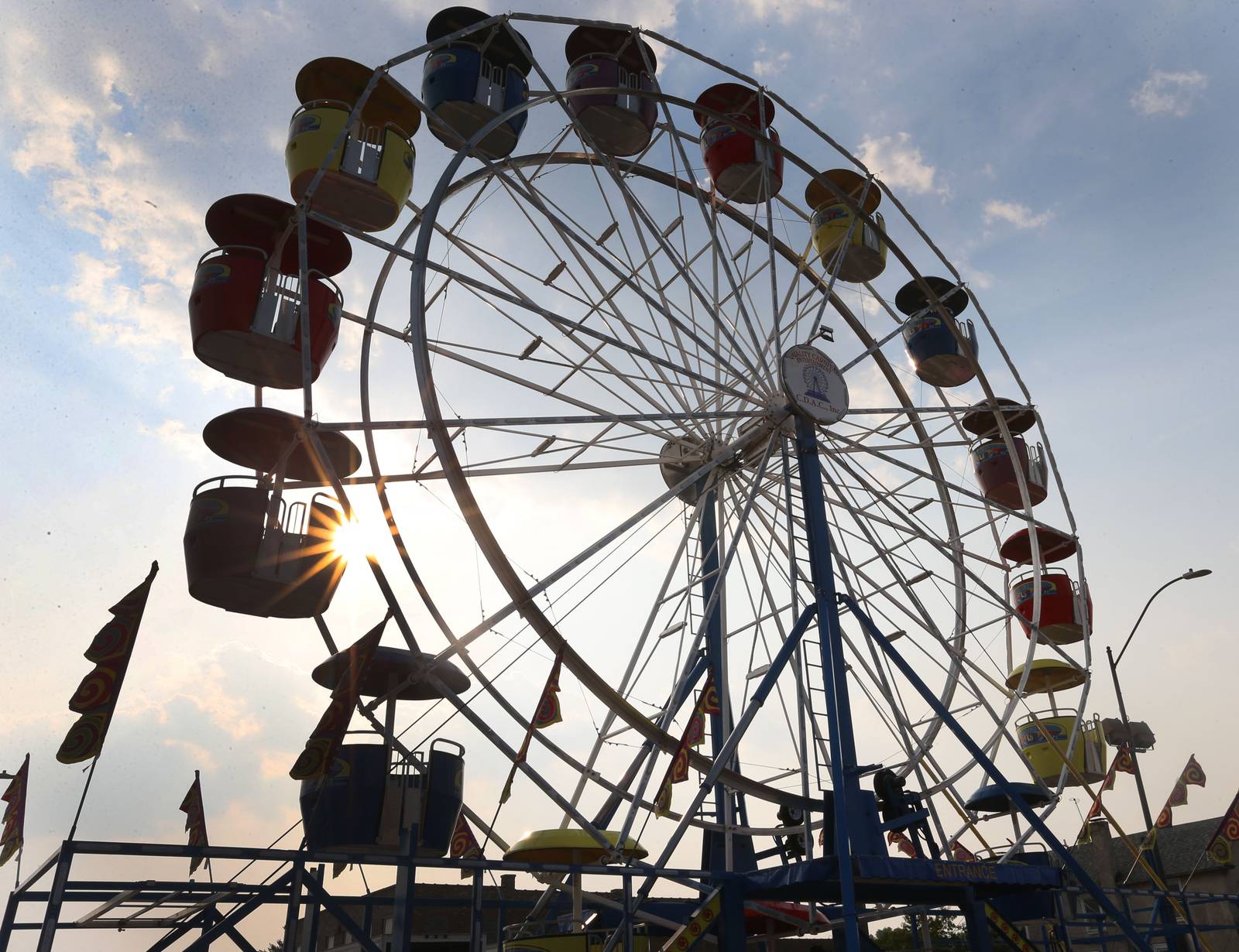 LA SALLE COMMUNITY COMES TOGETHER TO CELEBRATE THE BEAUTY OF LOCAL FARMS