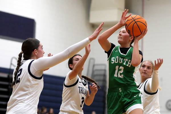Gaby Dzik shines, Crystal Lake South defense shuts down Cary-Grove