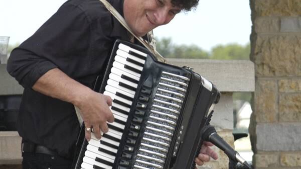 Photos: 2025 Venetian Night in Dixon