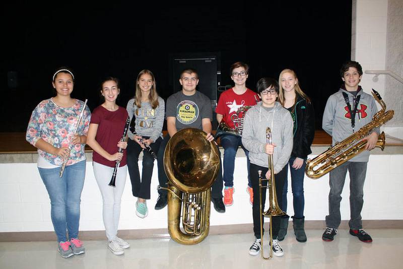 Students from Summit Hill Junior High in Frankfort participate in ILMEA