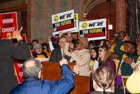 Illinois rideshare drivers rally for unionization bill