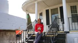 Kankakee native returns to share mom’s story, repay neighbor’s kindness