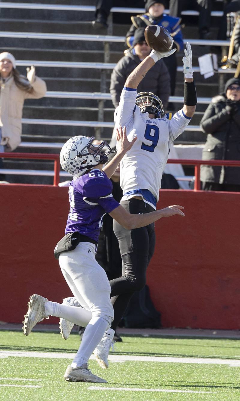 Maroa-Forsyth's Troy Pulliam is unable to hold onto a pass against Wilmington Friday, Nov. 28, 2025, in the Class 2A football finals at Hancock Stadium at ISU.