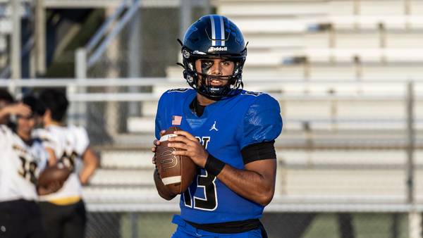Lincoln-Way East remains unbeaten as Jonas Williams sets career TD record:The Herald-News football roundup