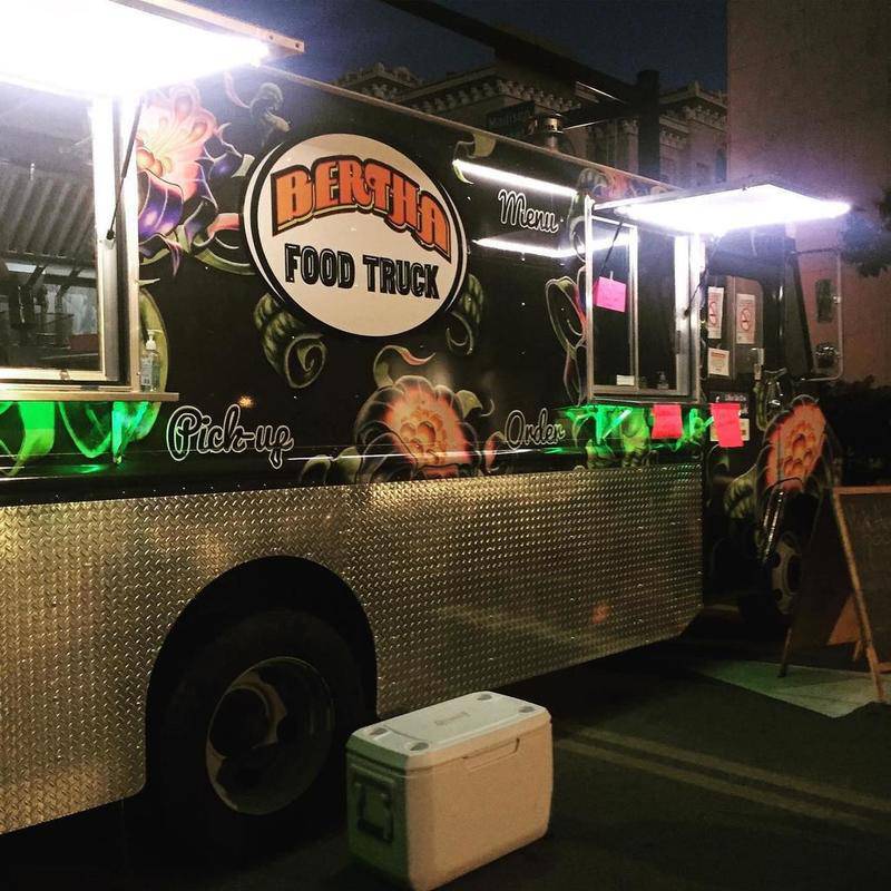 Ottawa mayor wants restaurant owners, food truck vendors to come