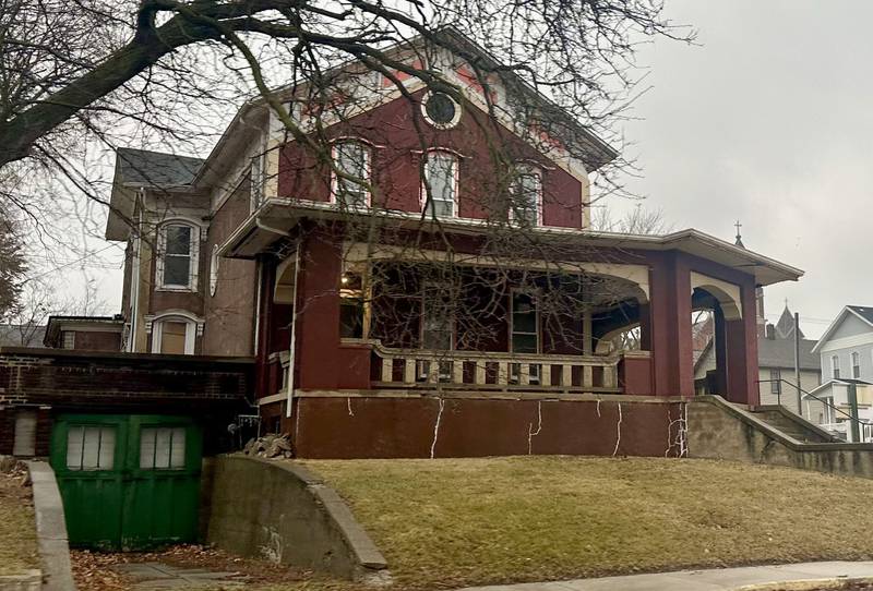 This home is located at the intersection of 3rd and Illinois Route 351 in La Salle. It was built in 1892 and is one of La Salle's oldest homes.