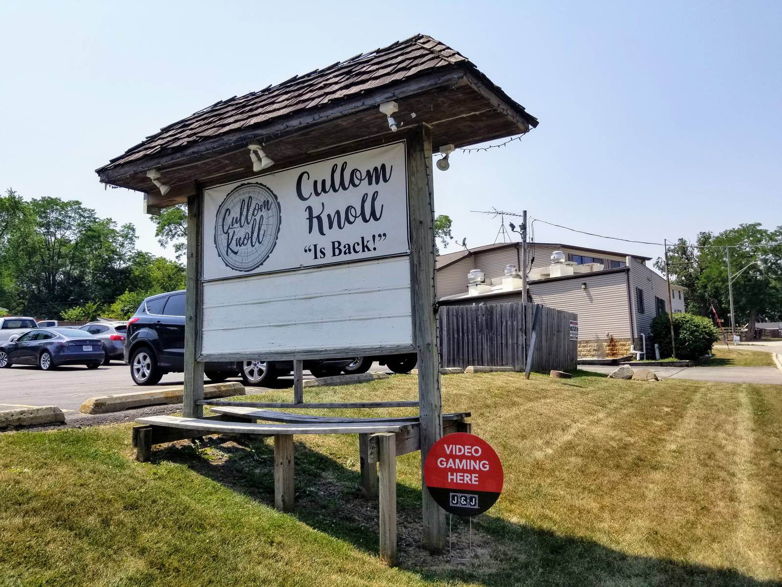 Mystery Diner in McCullom Lake Hearty pub fare king of the hill at