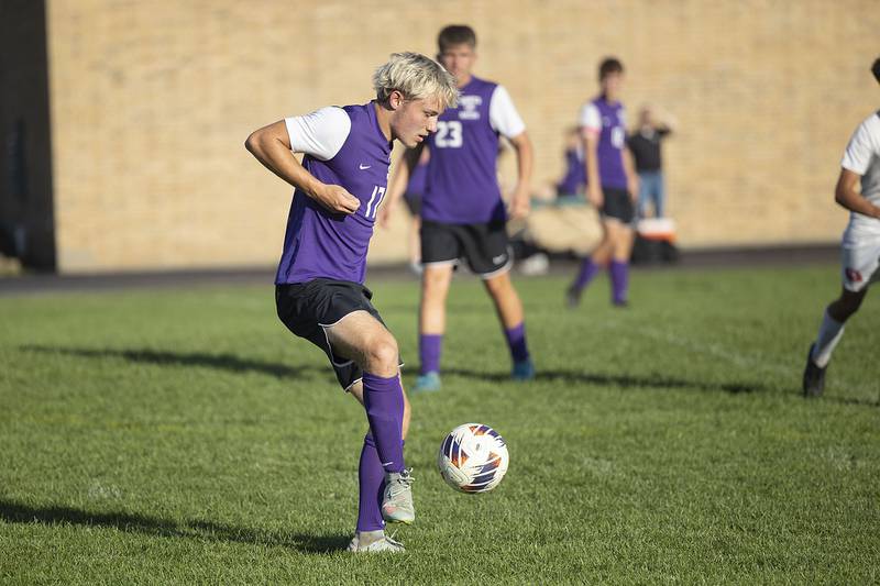 Dixon’s Adam Staples controls the ball against Oregon Monday, Sept. 29, 2025.