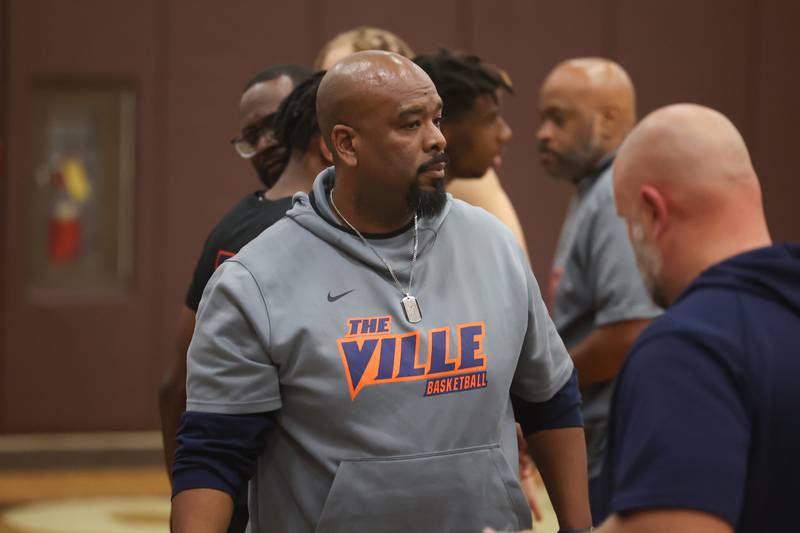 Romeoville head coach Marc Howard during the game against Lemont in the WJOL Thanksgiving Classic Championship in Joliet on Saturday.