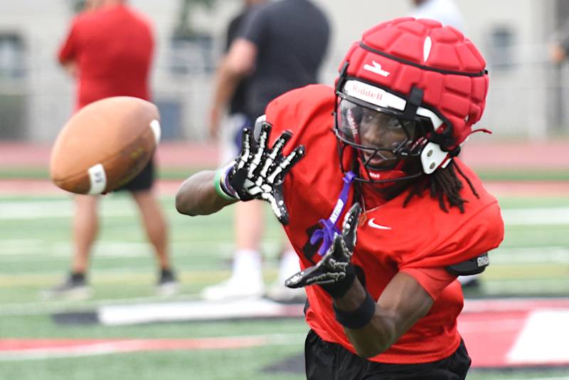 Bradley-Bourbonnais' Lyzale Edmon makes a catch during a drill before the Boilermakers hosted Wilmington for a joint wummer workout Wednesday, July 16, 2025.