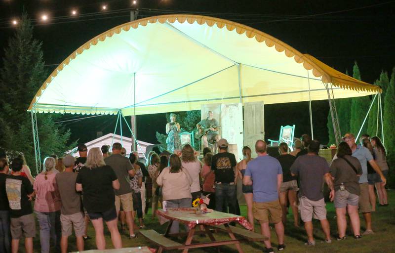 A large crowd listens to Austin Edwards on Saturday, Sept. 13, 2025 during the Boots, Brews and BBQ event in Oglesby.