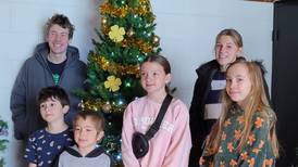 Leaf River Soaring Eagles participate in Festival of Trees