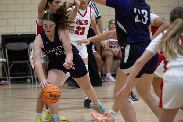 Manteno opens season with 53-47 win over BBCHS at Beecher Fall Classic