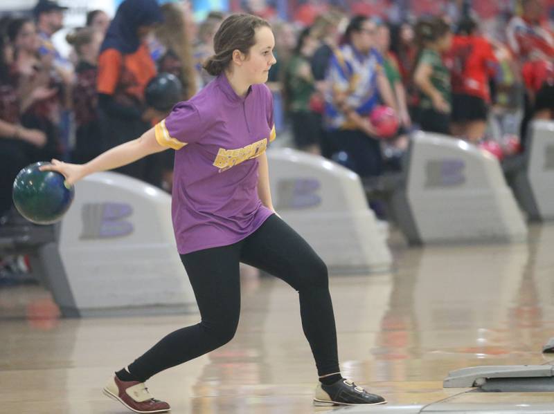 Mendota's Meghan Wiley bowls during the IHSA girls bowling Regional meet on Friday, Feb. 6, 2026 at the Illinois Valley Super Bowl in Peru.
