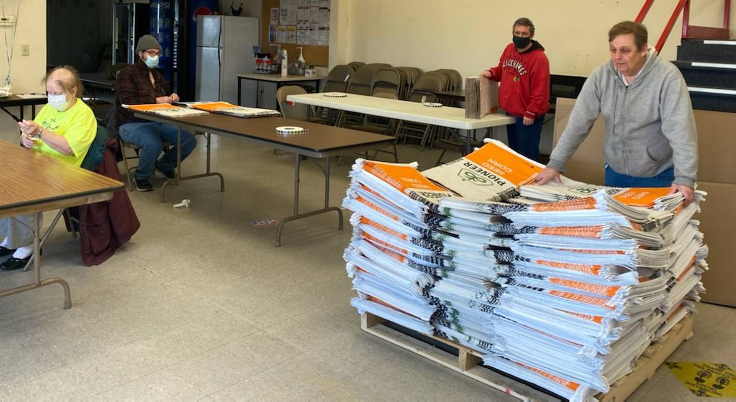 Gateway’s Community Employment Services program provides a variety of services to prepare individuals for jobs in Bureau, Marshall, and Putnam Counties. This may include job shadowing to learn about different jobs, building a resume, or preparing for an interview.