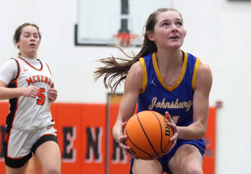 Johnsburg’s Summer Toussaint prepares to shoot in varsity girls basketball on Saturday, Jan. 4, 2025, at McHenry High School in McHenry.
